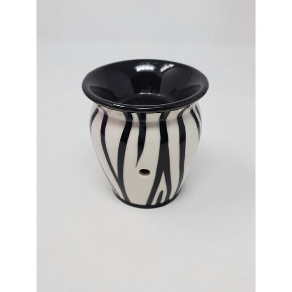 SCENTSY RETIRED ZEBRA MINI PLUG IN WARMER ORIGINAL BOX BLACK & WHITE SAFARI - Picture 6 of 16